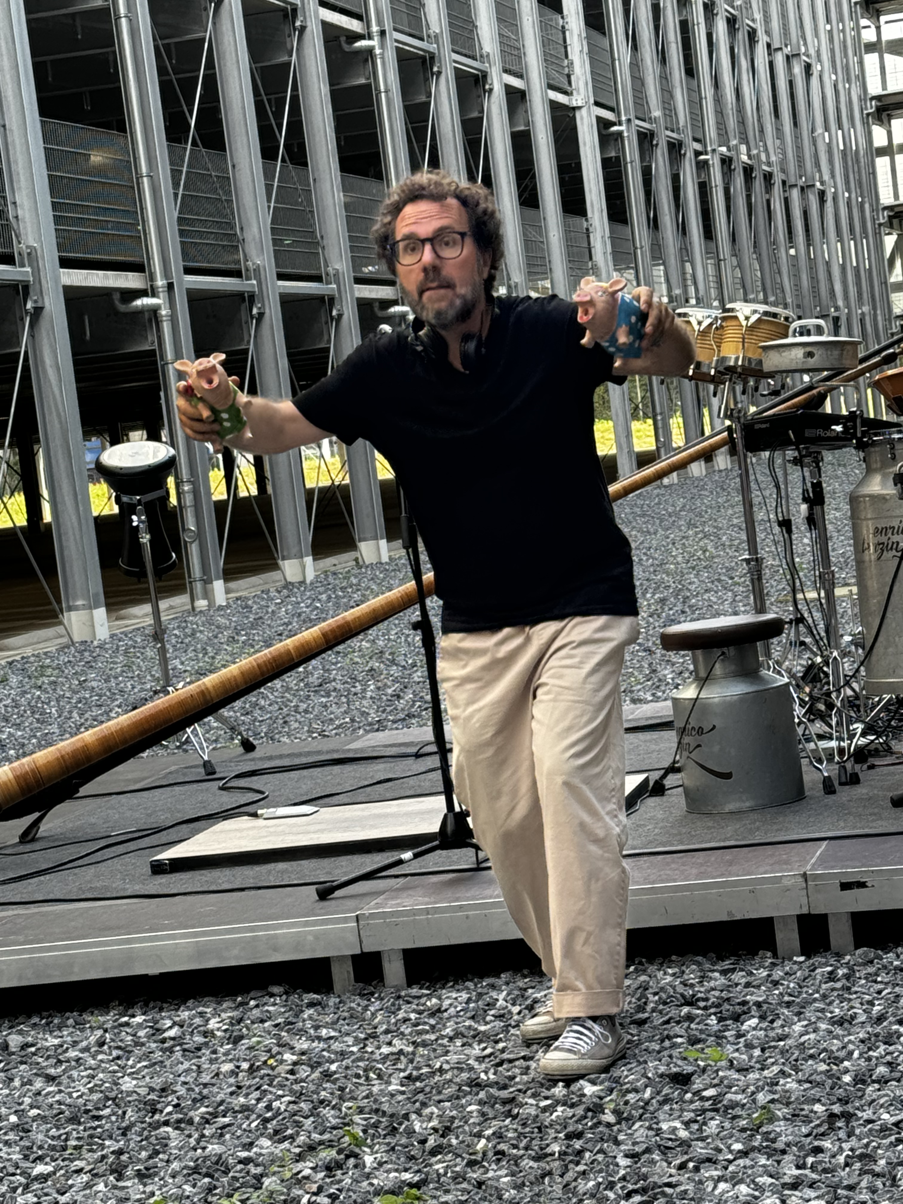 Enrico spielt Schwein