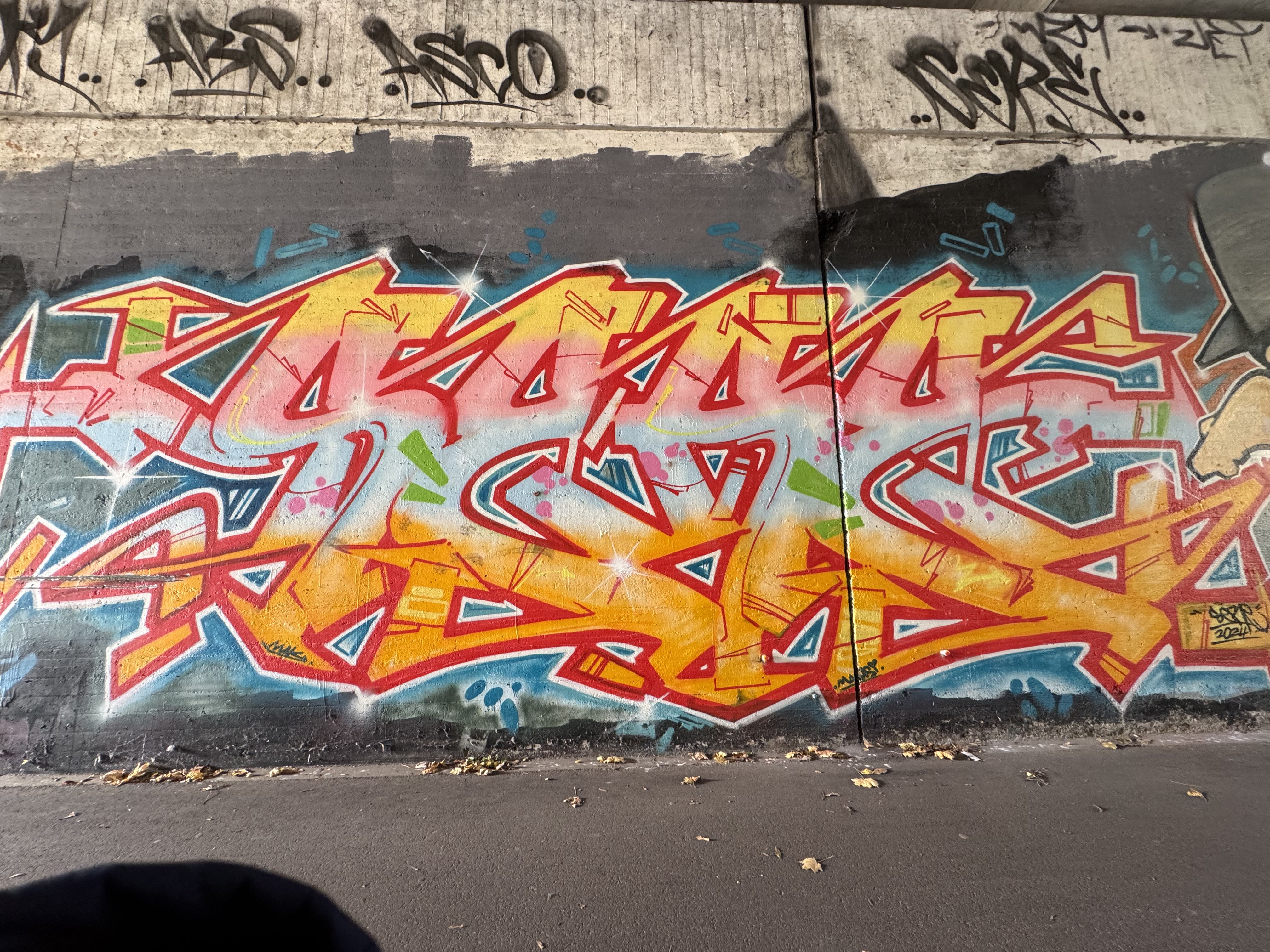 Street Art: Velo stoppt! Inspiration am Wegesrand Das Anhalten lohnt sich!