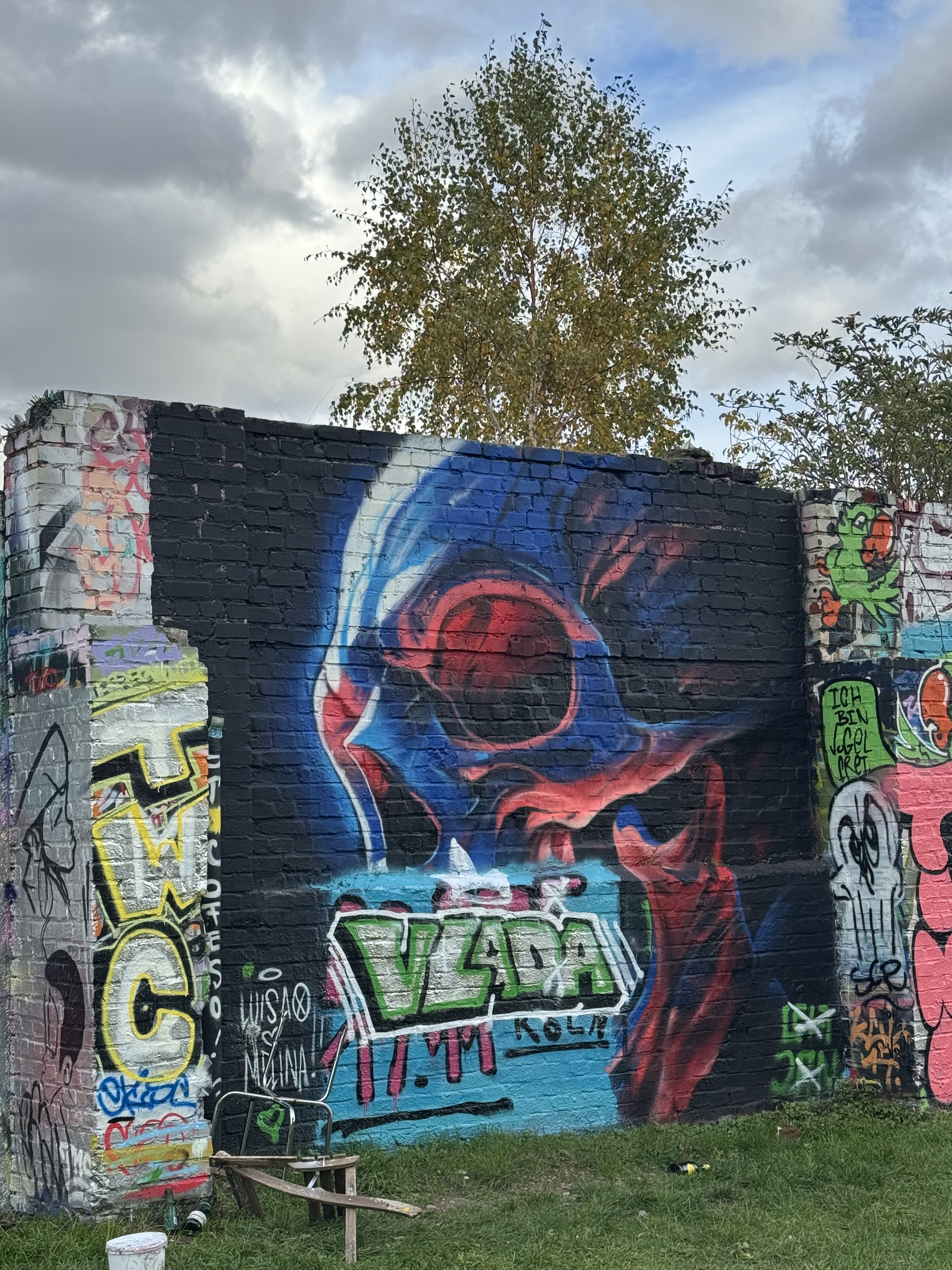 Unerwartete Street Art-Entdeckung beim Radfahren – Mehr als nur eine Wand