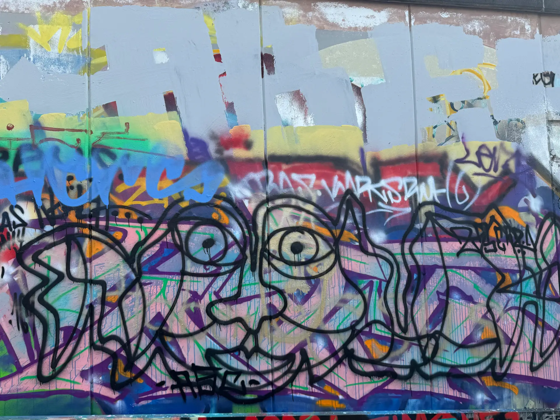 Graffiti-Interpretation: Wenn Wände Augen bekommen