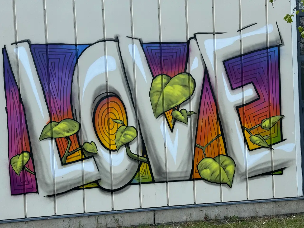 LOVE in Langenfeld: Street Art als 100% Liebeserklärung an die Stadt