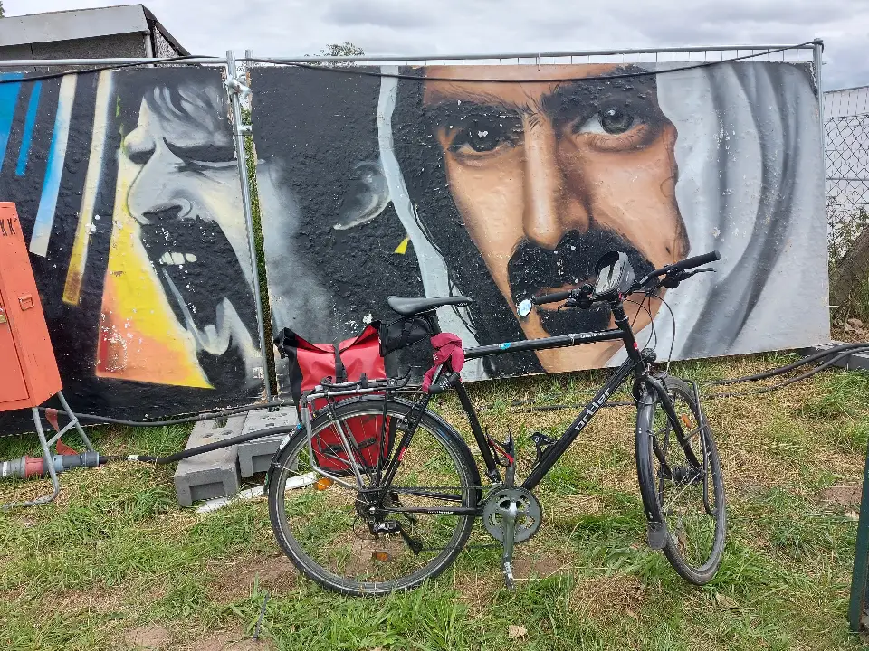 The Torture stops in 16 days – Sheik Yerbouti im Keller