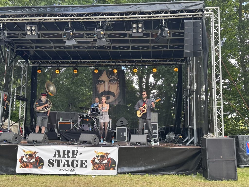 🎸 Endspurt auf der Rennbahn: Der Zappanale-Sonntag im Live-Ticker 🚲