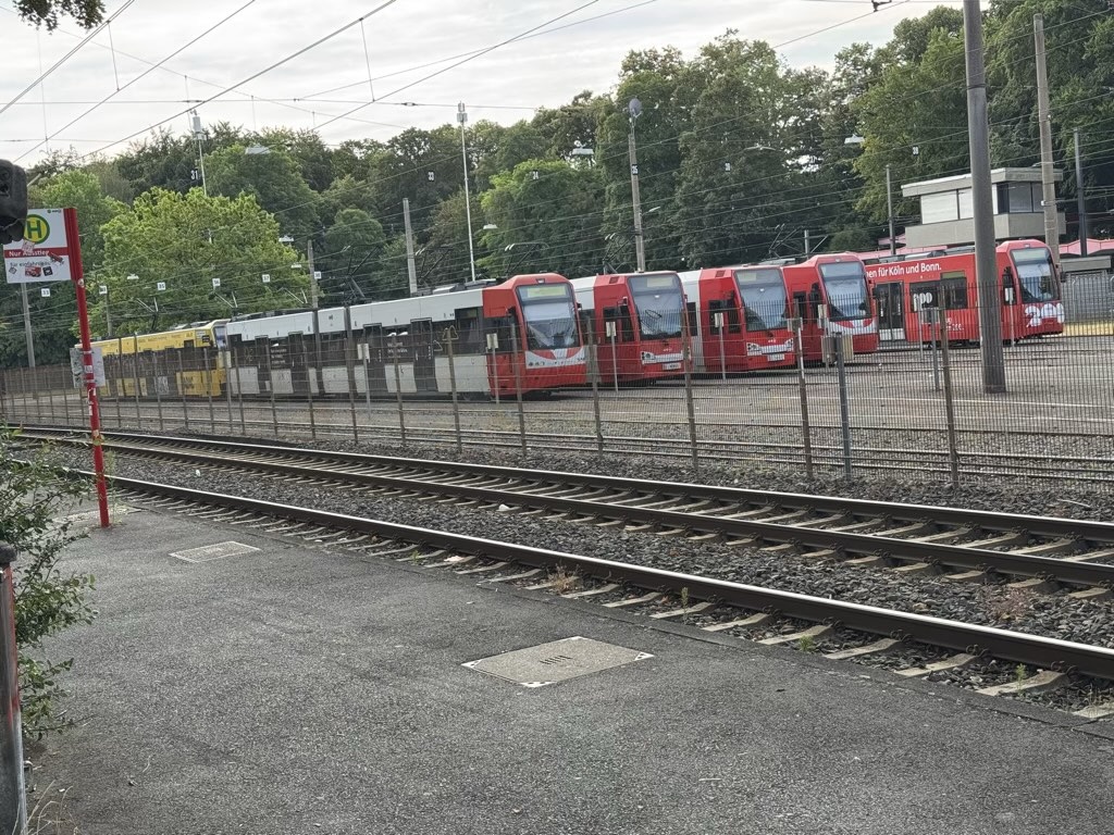 Sonntags-Mission mit BlueMoon: Wichtige Post, Kölner Herzen und die Bonner Bahnkrise